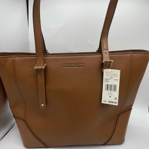 Michael Kors Large Leather Aria Tote Top Zip Handbag New NWT $298 Luggage
